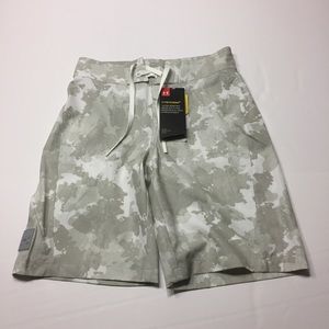 Under Armour Boys Swim Shorts Size Youth 23